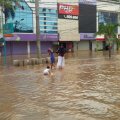 Kondisi Banjir di Jalan Panjang dekat Graha Kedoya - 20 Januari 2014 - Pkl. 18.00