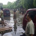 Suasana Penyerahan bantuan di Patra Raya, Kebon Jeruk, 21 Januari 2014 - Pkl. 15.13