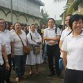 Tim baksos kesehatan Paroki Tomang bersiap-siap menempati pos tugas di Pondok Pesantren Subulussalam, Balaraja (16/2/2014).