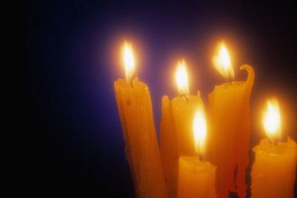 Penggunaan Lilin Pada Perayaan Malam Natal