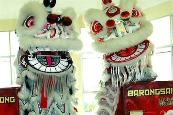 Barongsai Masuk Rumah Jompo