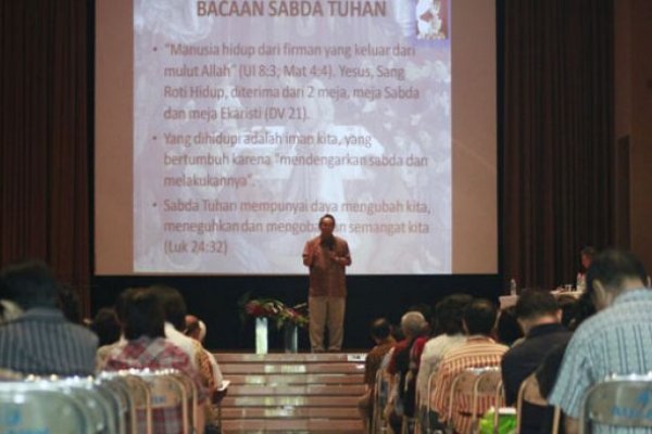 Seminar Manusia Ekaristis di MBK
