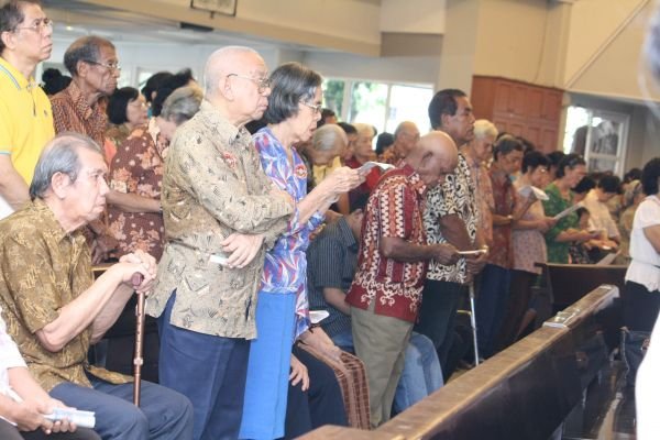 Natal Lansia Dan Pesta Keluarga Kudus