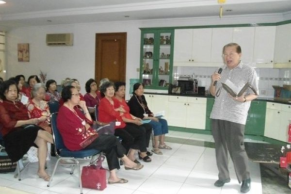 Imlek Ala Lansia Santo Michael