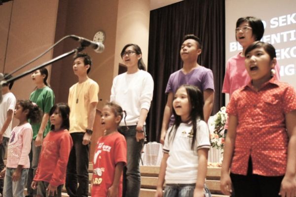 Berkat Kedermawanan Umat MBK, Bola Itu Bergulir