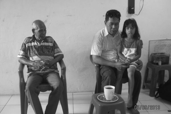 Kunjungan Romo Heribertus O.Carm Ke Lingkungan Bintang Timur