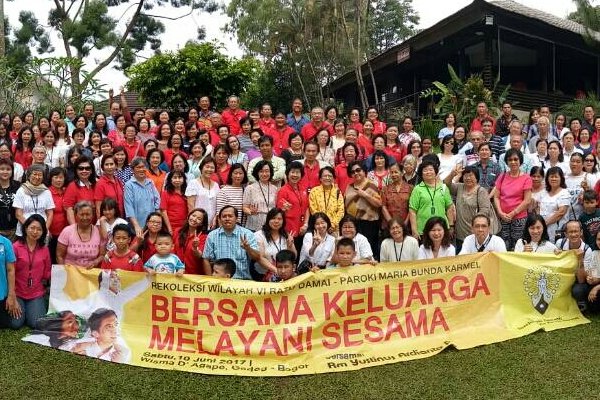 Bersama Keluarga Melayani Sesama