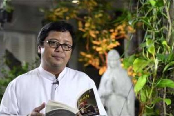 Selasa, 2 Februari 2016, Pesta Yesus Dipersembahkan di Kenisah