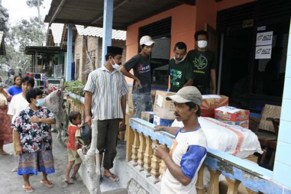 Dari Umat MBK Untuk Pengungsi Merapi