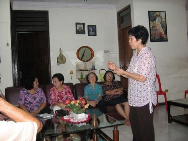 Terima Kasih Lansia MBR 9 Kepada Dr. Tina & Ibu Deetje