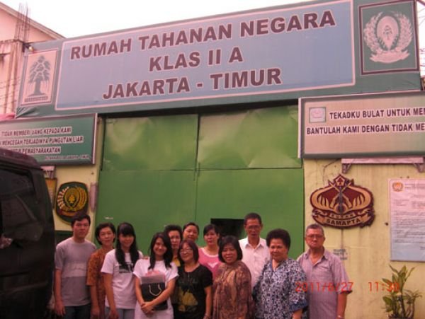 Umat MBK Mengunjungi Rutan Pondok Bambu