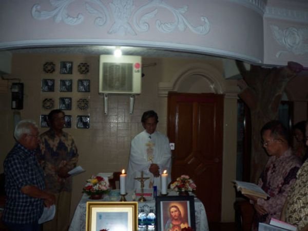 Kunjungan Pastoral Romo Eko pada Hari Jadi Lingkungan Ignatius