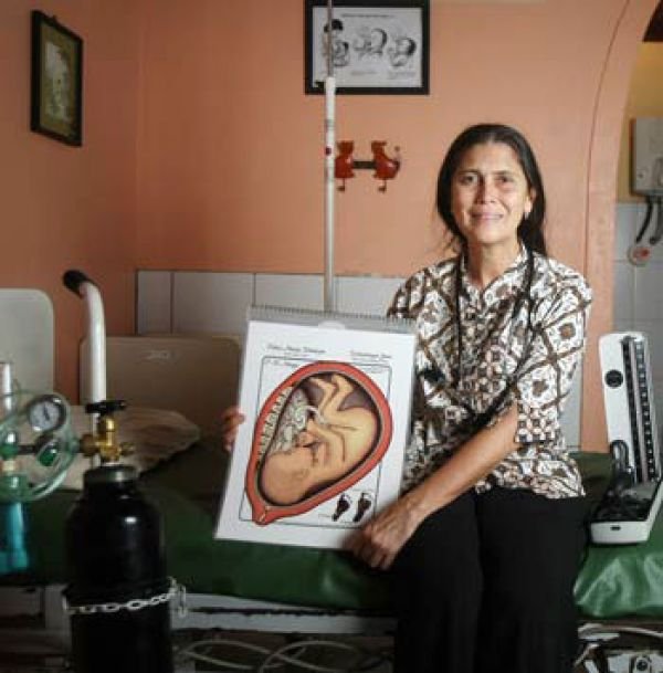 Robin Lim "Mother Teresa" dari Ubud