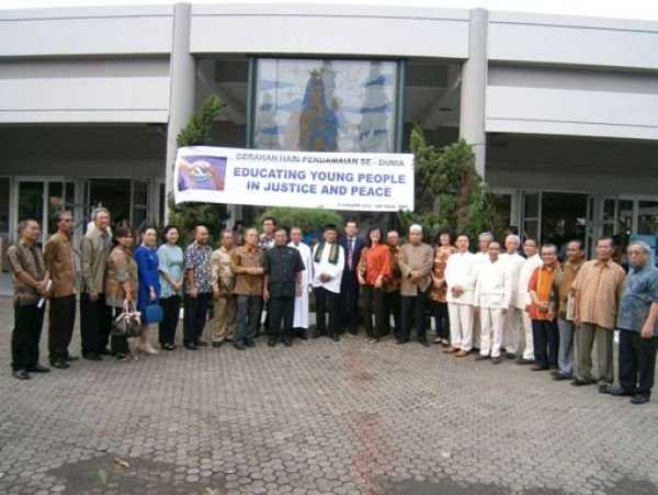 Gereja MBK dan Para Tokoh Agama Merayakan Hari Perdamaian Sedunia
