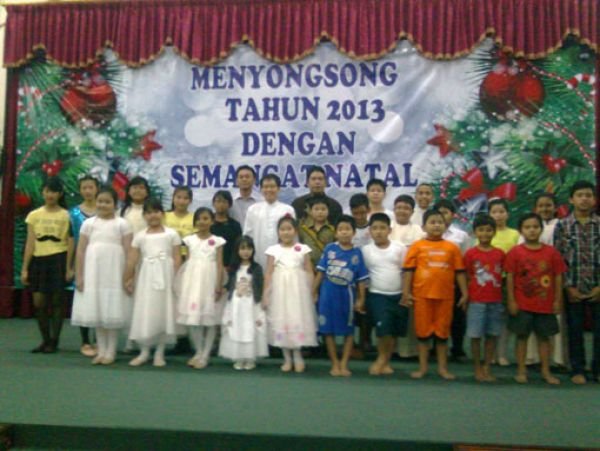 Kebersamaan Warga Antonius 4 Menyongsong Tahun 2013