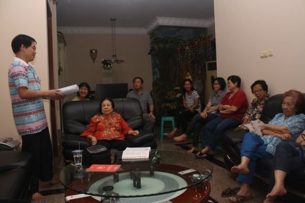 Romo Jeffrey Mengunjungi Lingkungan Christoporus 1