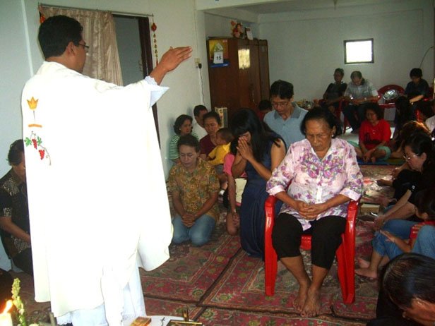 Kasih Tuhan Pondasi Keluarga