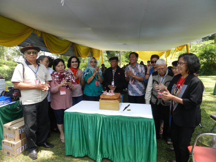 Angka 13 di Perkebunan Teh, Siapa Takut?