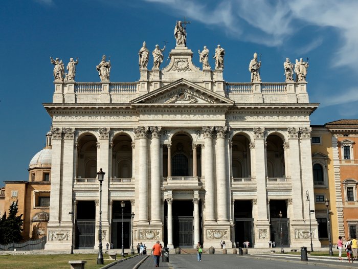 Basilika Lateran Lambang Perdamaian dan Kesatuan dengan Paus