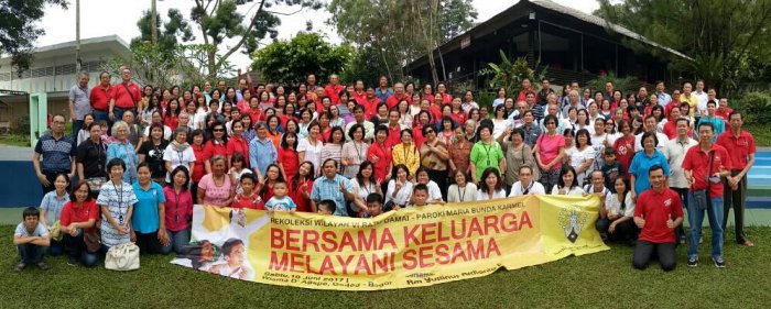 Bersama Keluarga Melayani Sesama